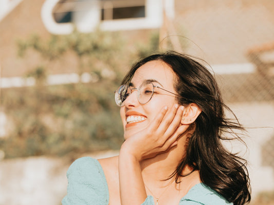 Acetate Vs Plastic Glasses: What Are The Differences And Advantages