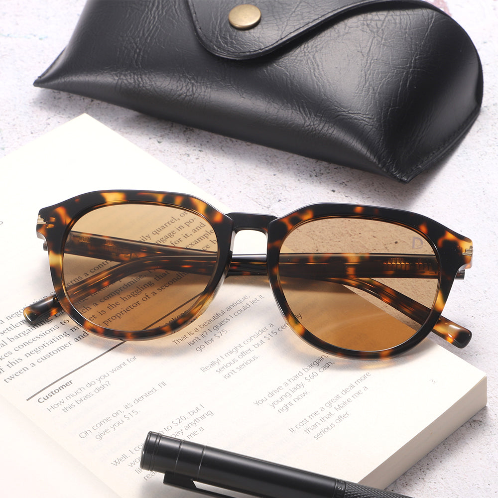 Dollger Black Retro-Vintage Round Tinted Sunglasses